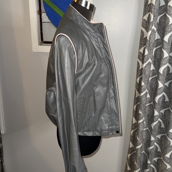 Wilson’s Leather Vintage Gray & Pink Bomber Jacket - Picture 6 of 10